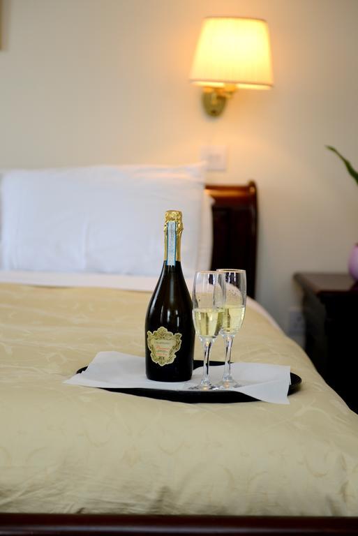 Hotel Ashbrook Arms Townhouse And Restaurant Durrow Zimmer foto